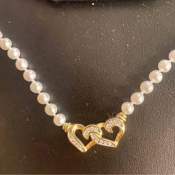 14K Gold Double Heart Pearl and Diamond Necklace - Picture 4 of 5